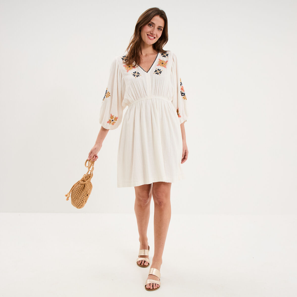 Robe courte brod&eacute;e taille &eacute;lastiqu&eacute;e ecru femme