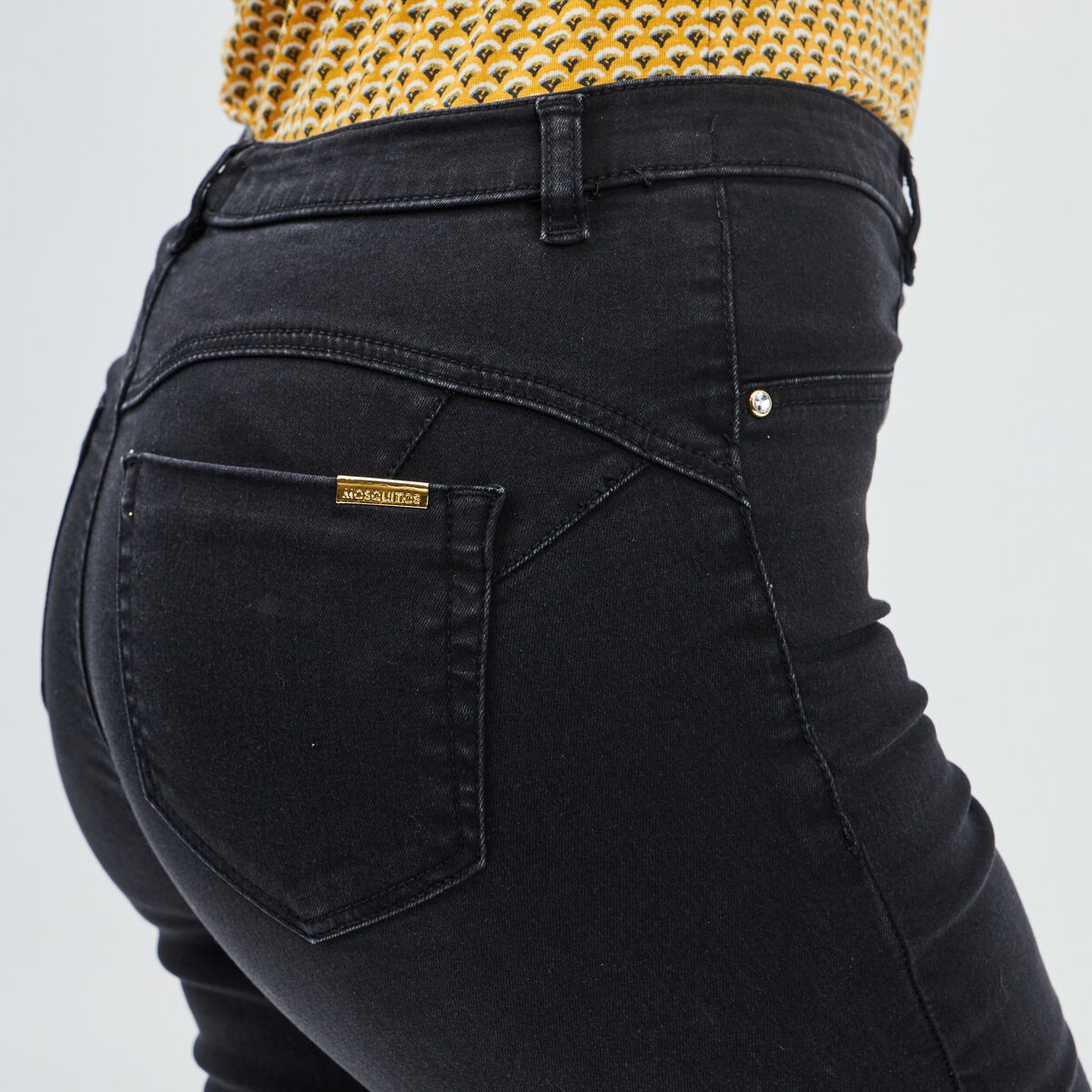 Pantacourt slim en jean push up denim noir femme