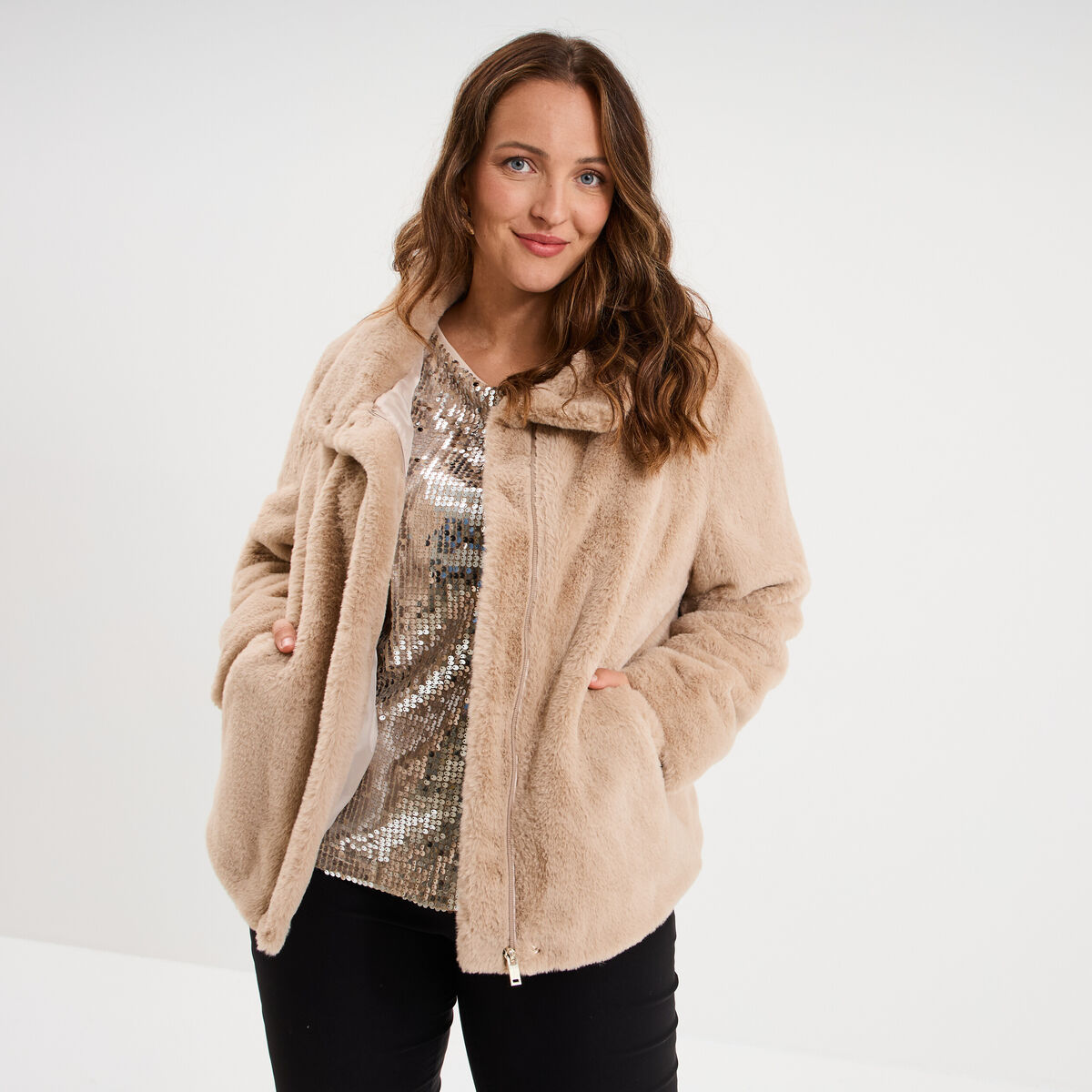 Manteau fausse fourrure col montant beige femme grande taille