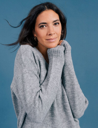Pull droit ample col V fentes aux côtés gris clair femme