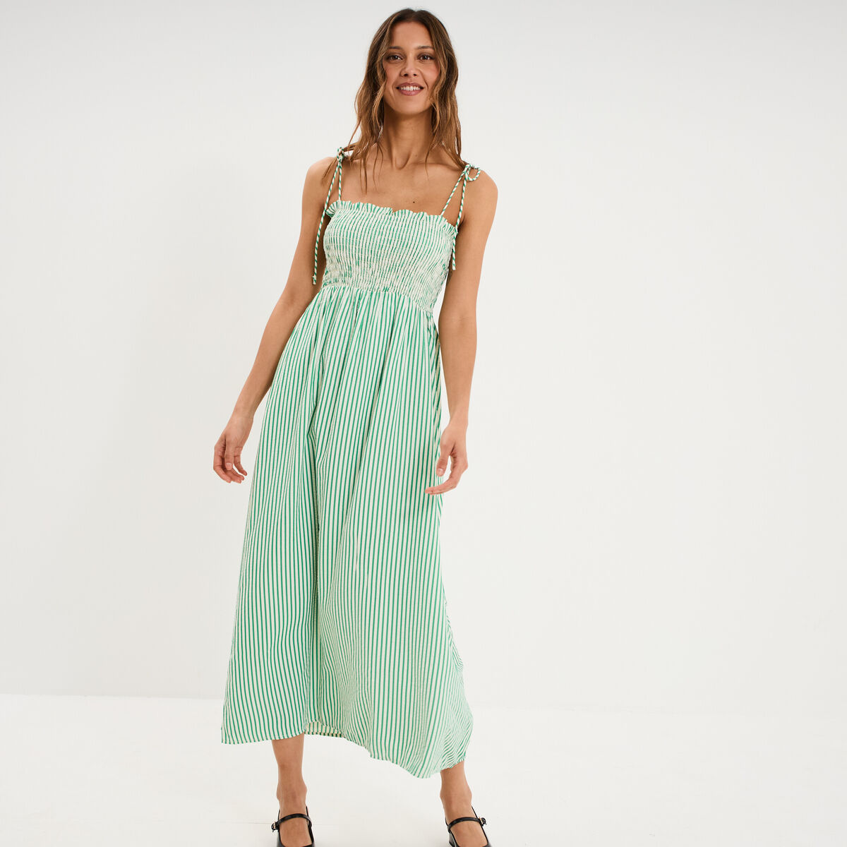 Robe longue &agrave; bretelles et haut smock&eacute; vert femme