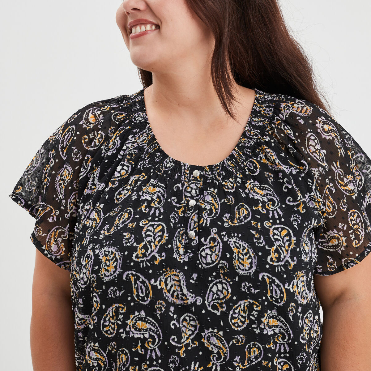 Blouse plumetis manches courtes noir femme grande taille