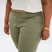 Pantalon chino cigarette ceinturé coton vert kaki femme grande taille