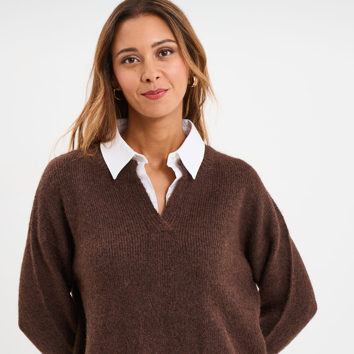 Pull 2-en-1 col chemise manches longues marron fonc&eacute; femme