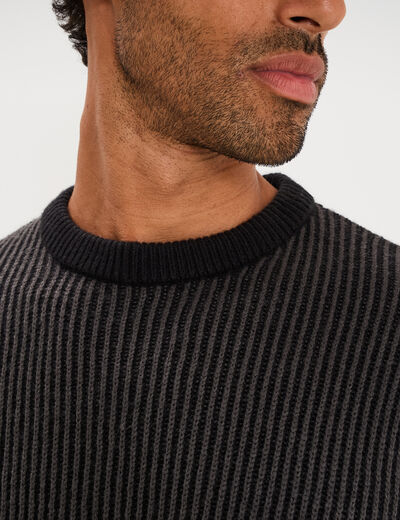 Pull c&ocirc;tel&eacute; col rond manches longues noir homme
