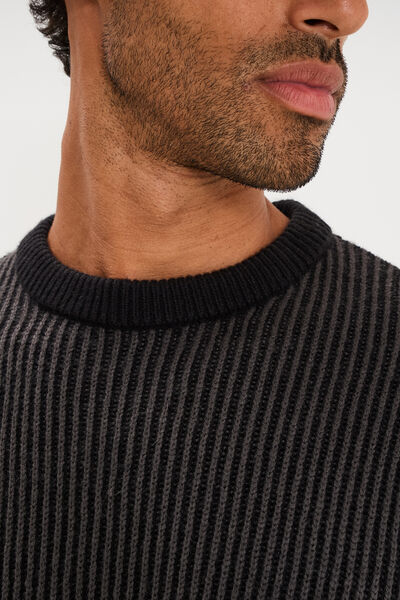 Pull c&ocirc;tel&eacute; col rond manches longues noir homme