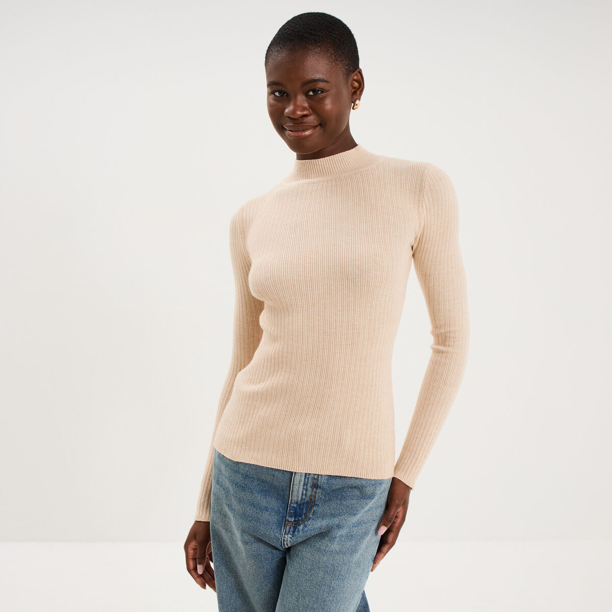 Pull ajust&eacute; c&ocirc;tel&eacute; col montant beige femme