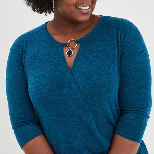 pull avec detail bijou bleu canard femmegt Pull avec détail bijou bleu canard femme grande taille