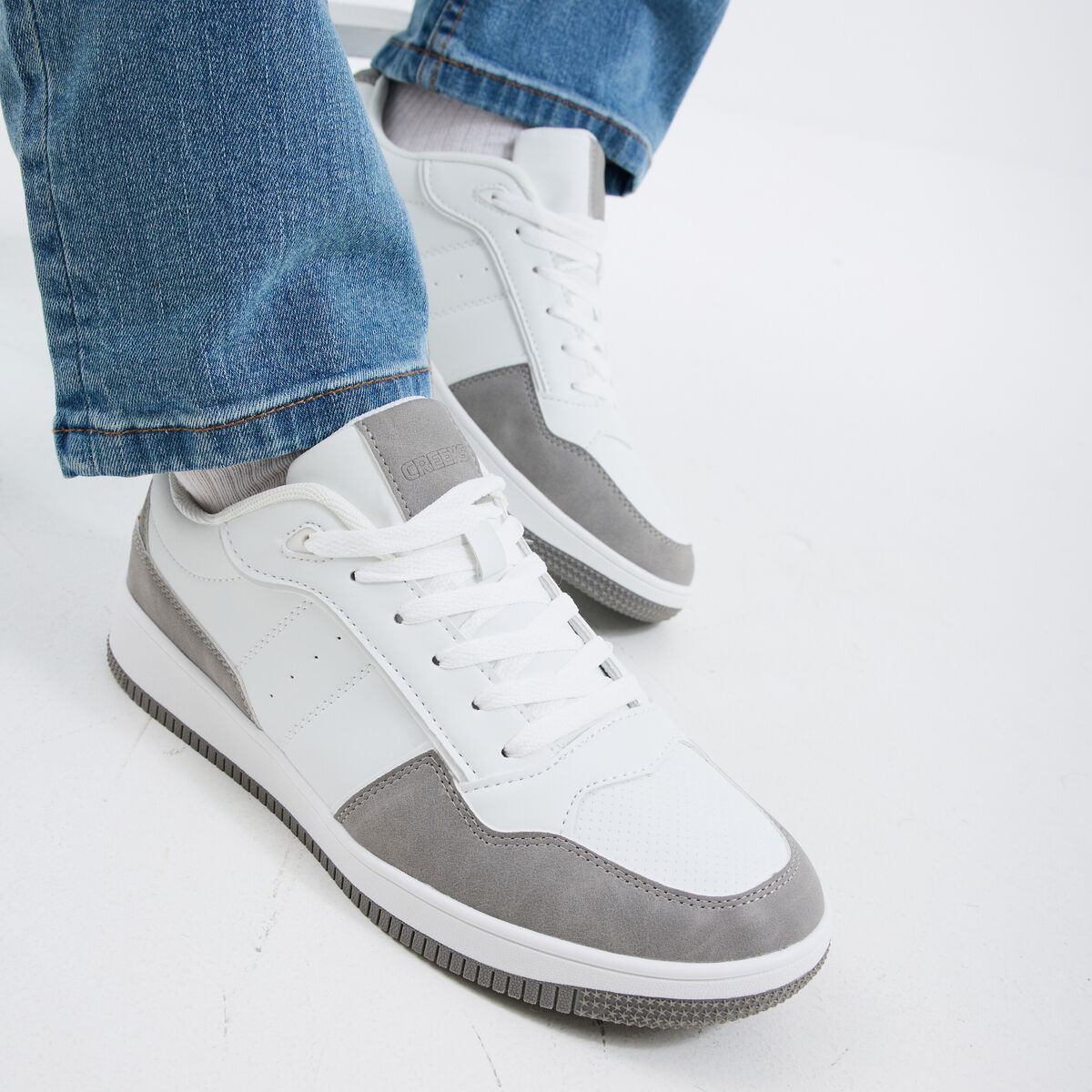 Tennis basses &agrave; lacets gris homme
