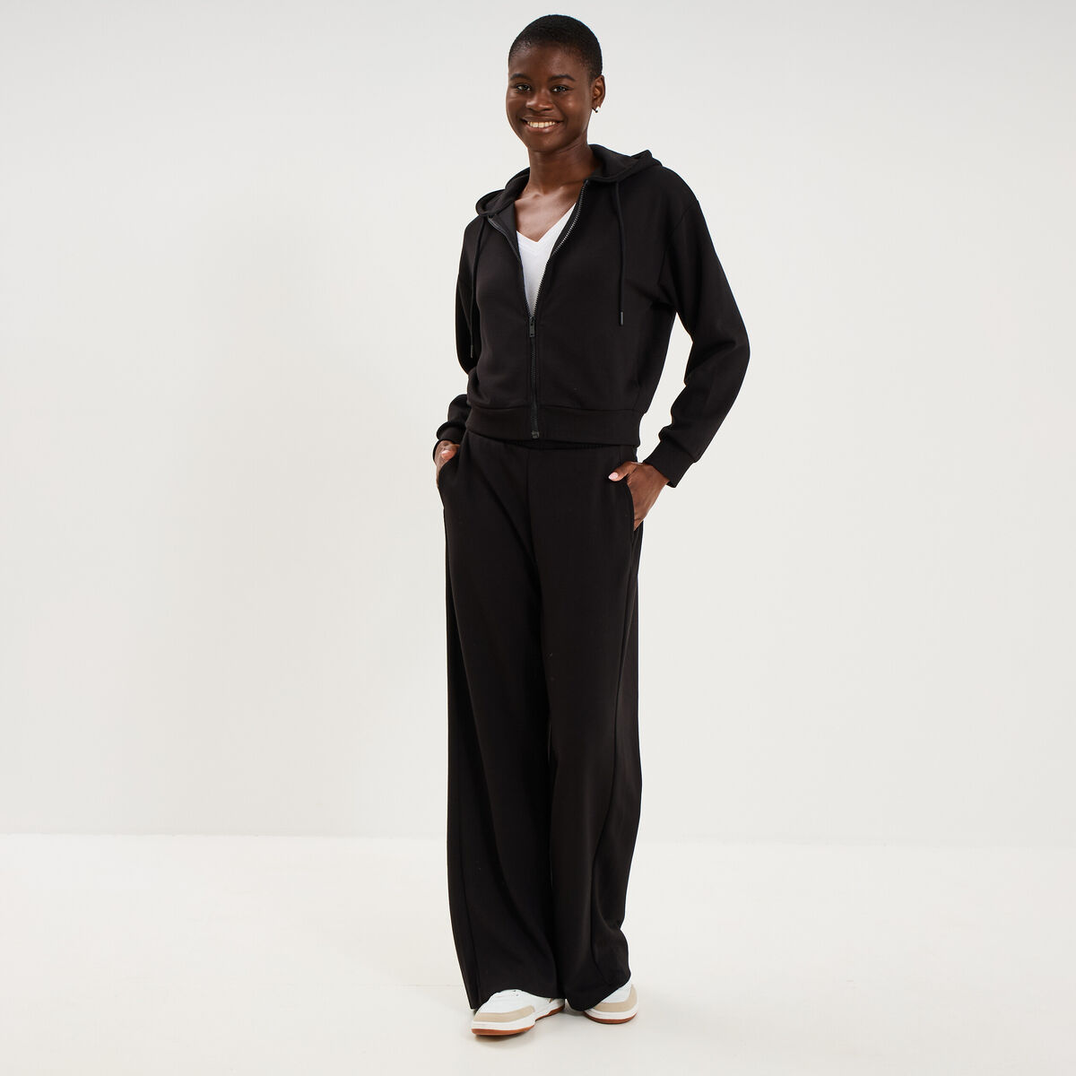 Sweat zipp&eacute; &agrave; capuche noir femme