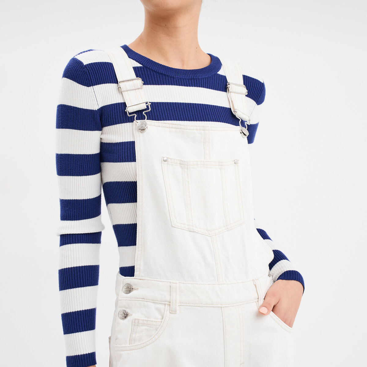 Salopette en jean mom boutonn&eacute;e ecru femme