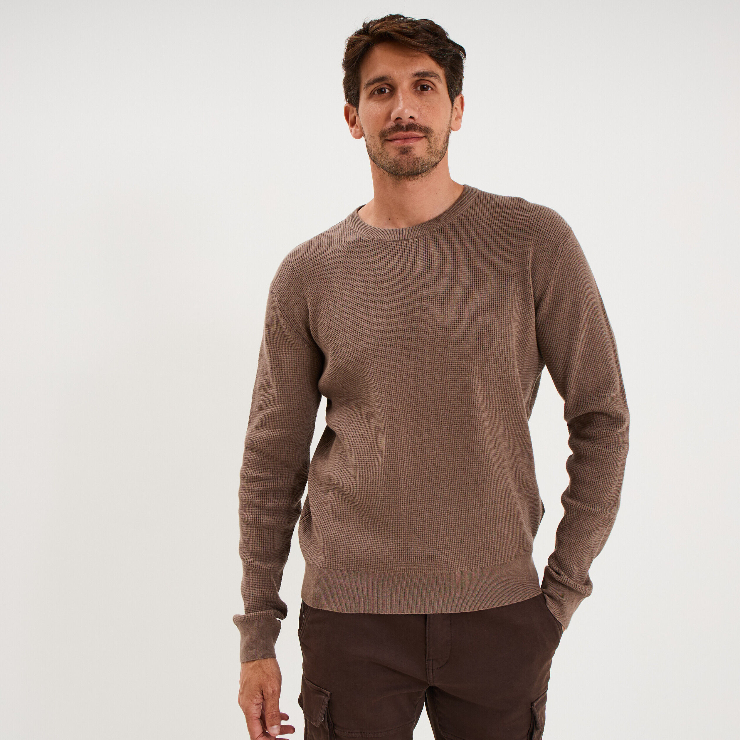 Pull en maille texturée col rond gris foncé homme LH