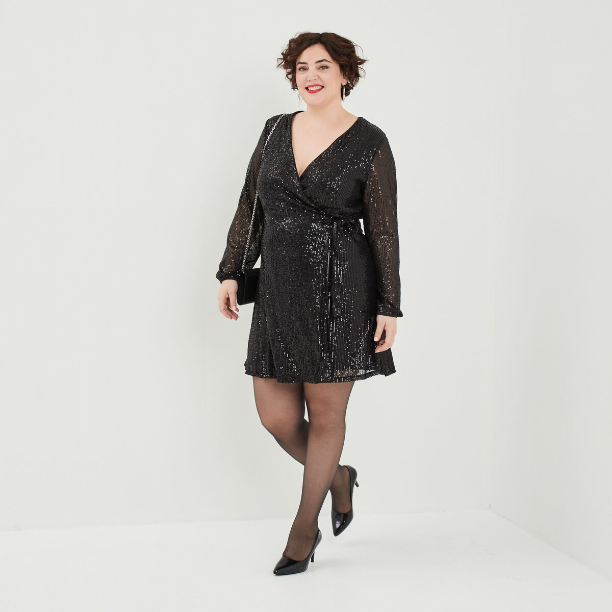 Robe à sequins portefeuille noir femme grande taille