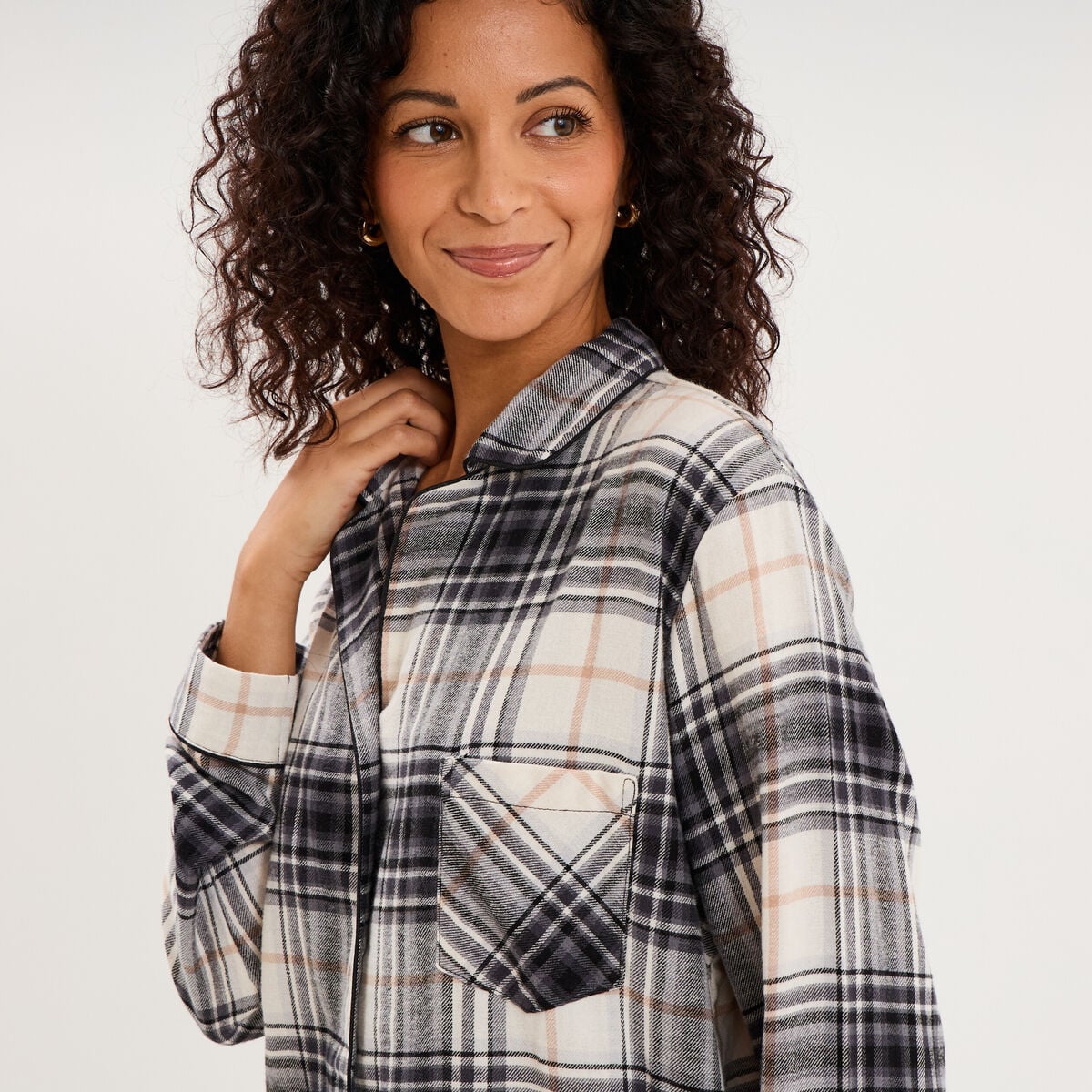 Ensemble pyjama chemise et pantalon blanc femme