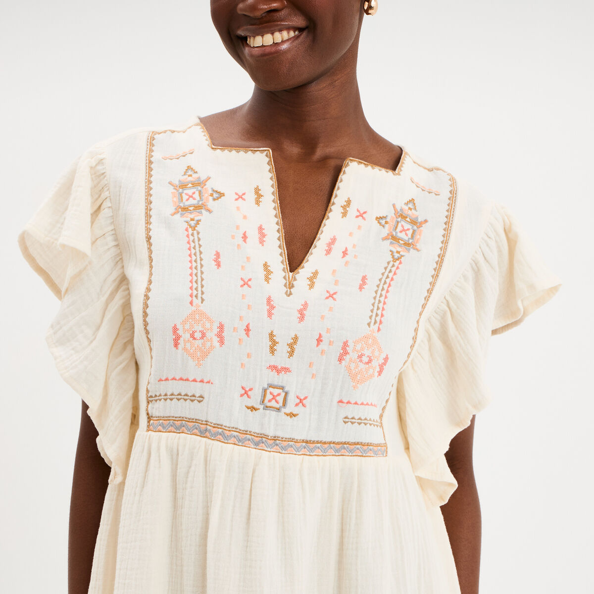 Robe brod&eacute;e manches volants coton creme femme