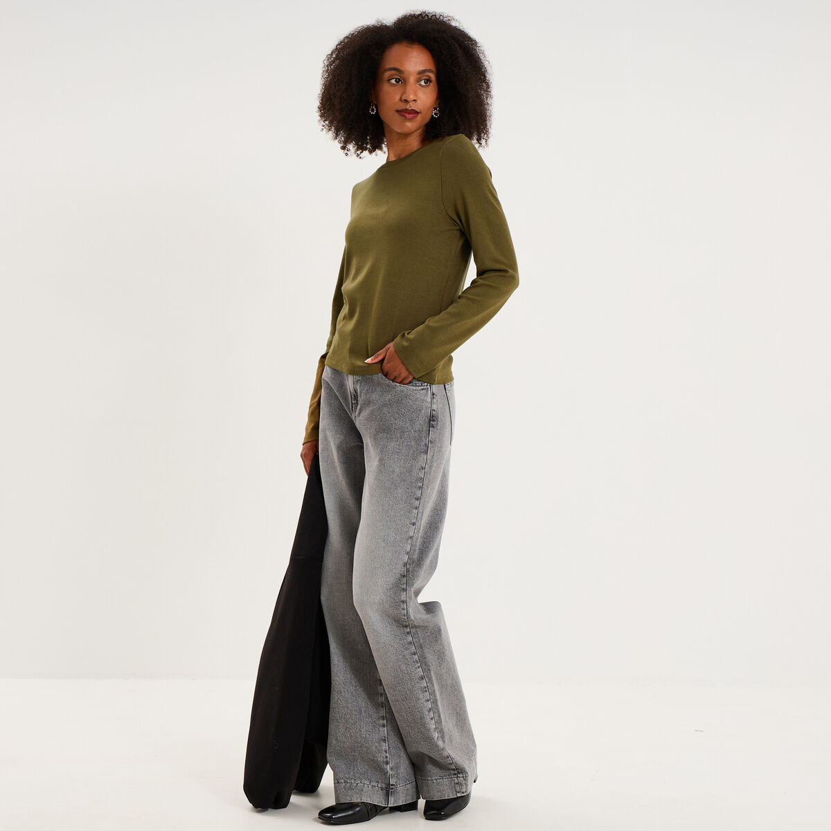 T-shirt manches longues col rond ajust&eacute; vert kaki femme