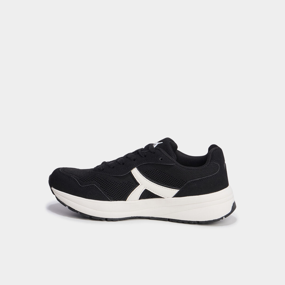 Baskets running &agrave; lacets noir femme