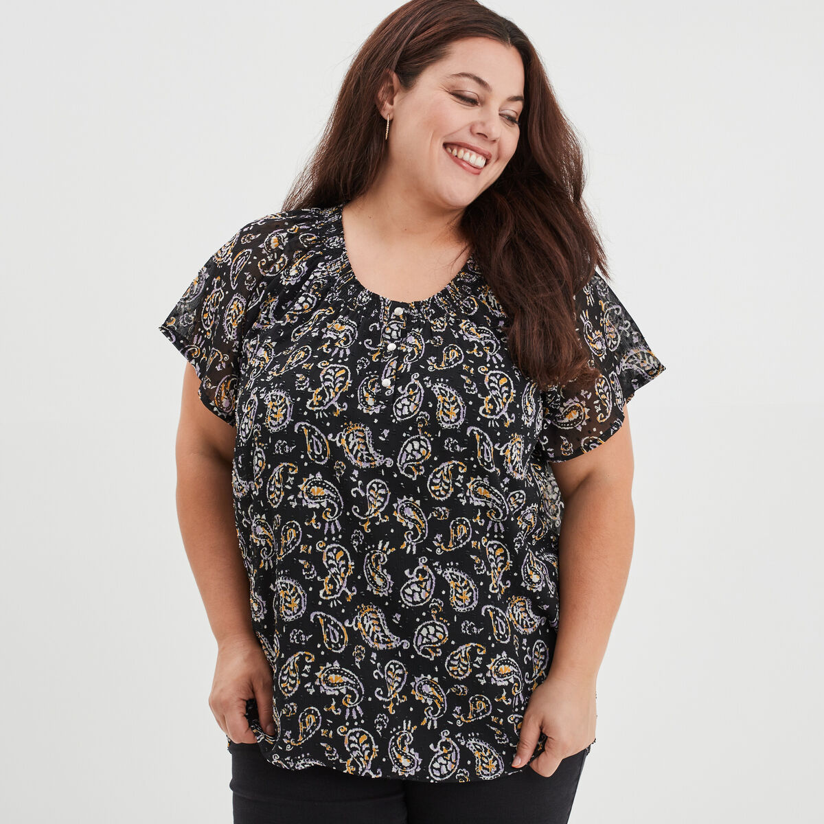 Blouse plumetis manches courtes noir femme grande taille