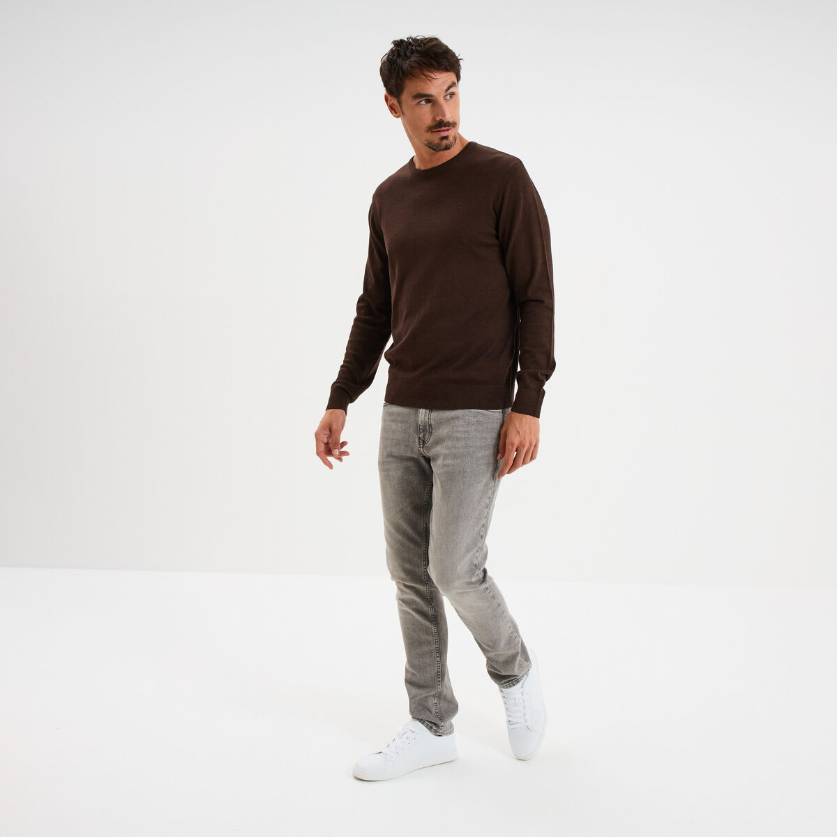 Pull droit col rond coton m&eacute;lang&eacute; marron fonc&eacute; homme