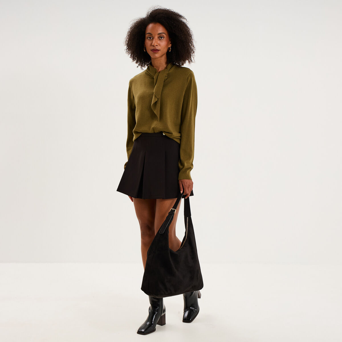 Jupe-short pliss&eacute;e boutons dor&eacute;s noir femme