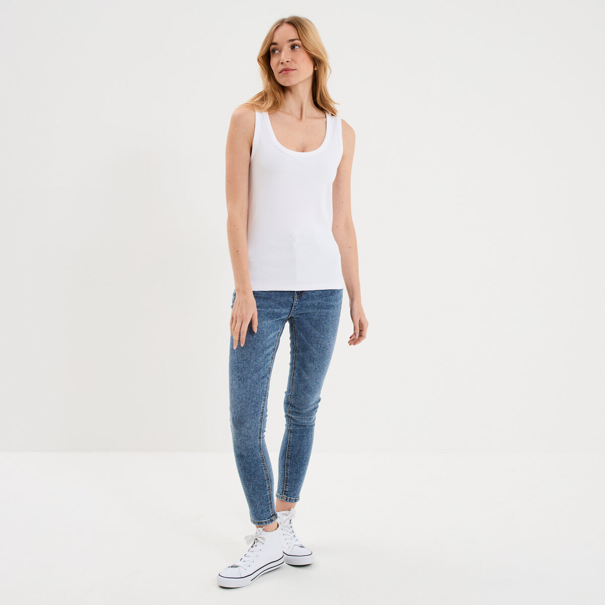 D&eacute;bardeur ajust&eacute; col rond coton blanc femme