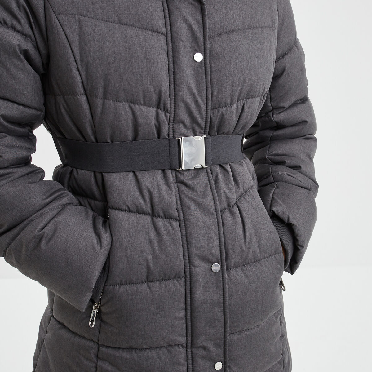 Doudoune ceintur&eacute;e mi-longue &agrave; capuche gris clair femme