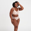 Soutien-gorge emboîtant à dentelle Izzie rose pastel femme grande taille
