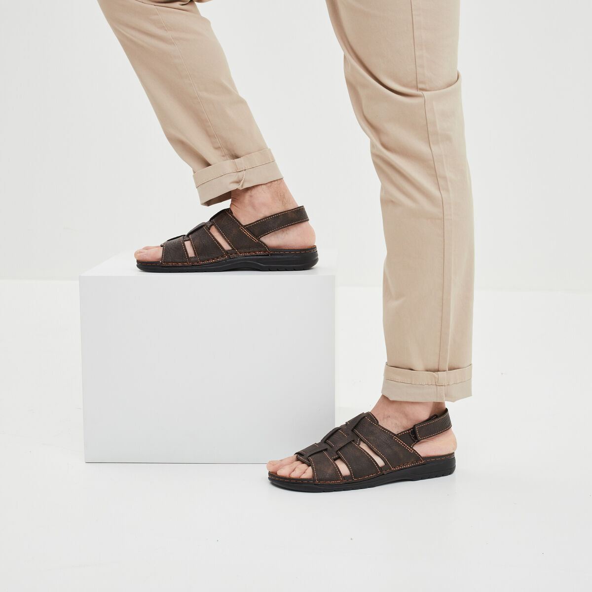 Sandales bride à scratch marron homme