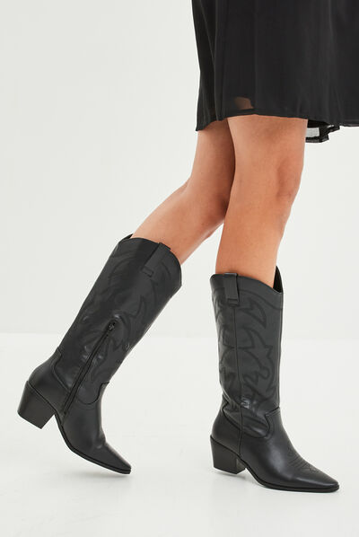 Bottes esprit western bouts pointus noir femme