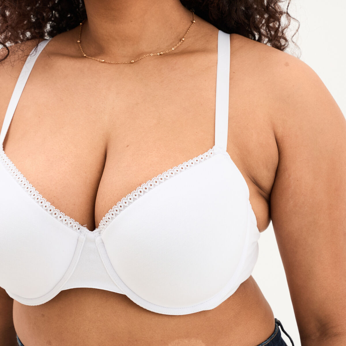 Soutien-gorge corbeille embo&icirc;tant blanc femme grande taille