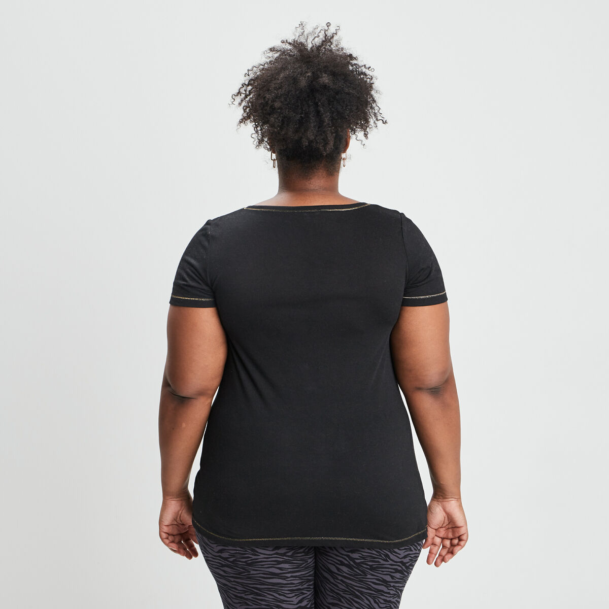 T-shirt manches courtes col V noir femme grande taille