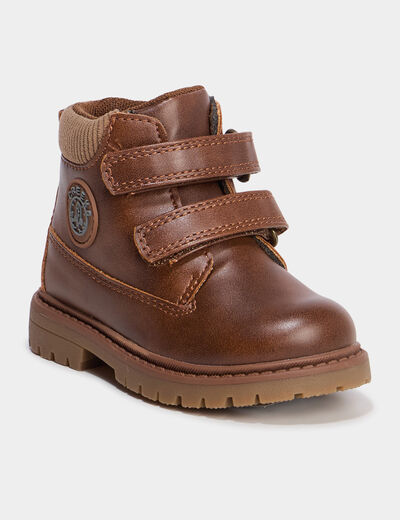 Boots &agrave; scratchs marron b&eacute;b&eacute; gar&ccedil;on