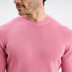 Pull en maille textur&eacute;e col rond rose homme