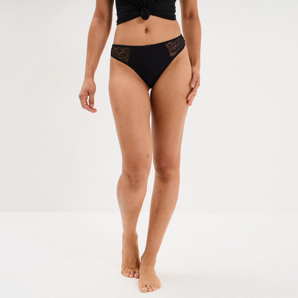 String coton majoritaire noir femme