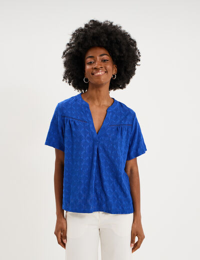 T-shirt broderie anglaise col tunisien bleu electrique femme