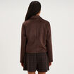 Veste courte effet su&eacute;dine boutonn&eacute;e marron fonc&eacute; femme
