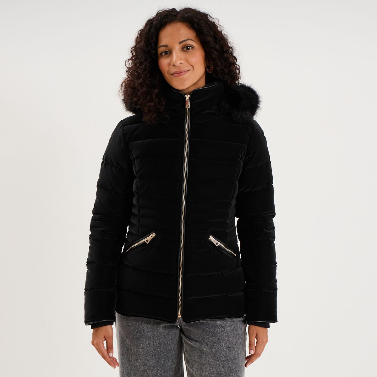 Doudoune courte capuche fausse fourrure noir femme