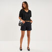 Short chino large taille haute ceintur&eacute; noir femme