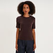 T-shirt col rond manches courtes ajust&eacute; marron fonc&eacute; femme