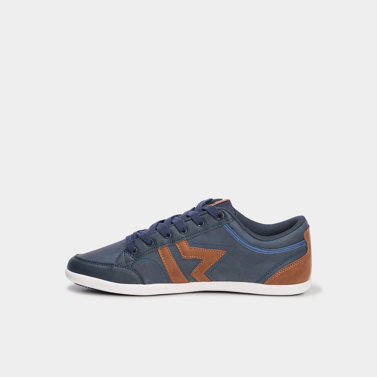 Baskets plates &agrave; lacets bleu marine homme
