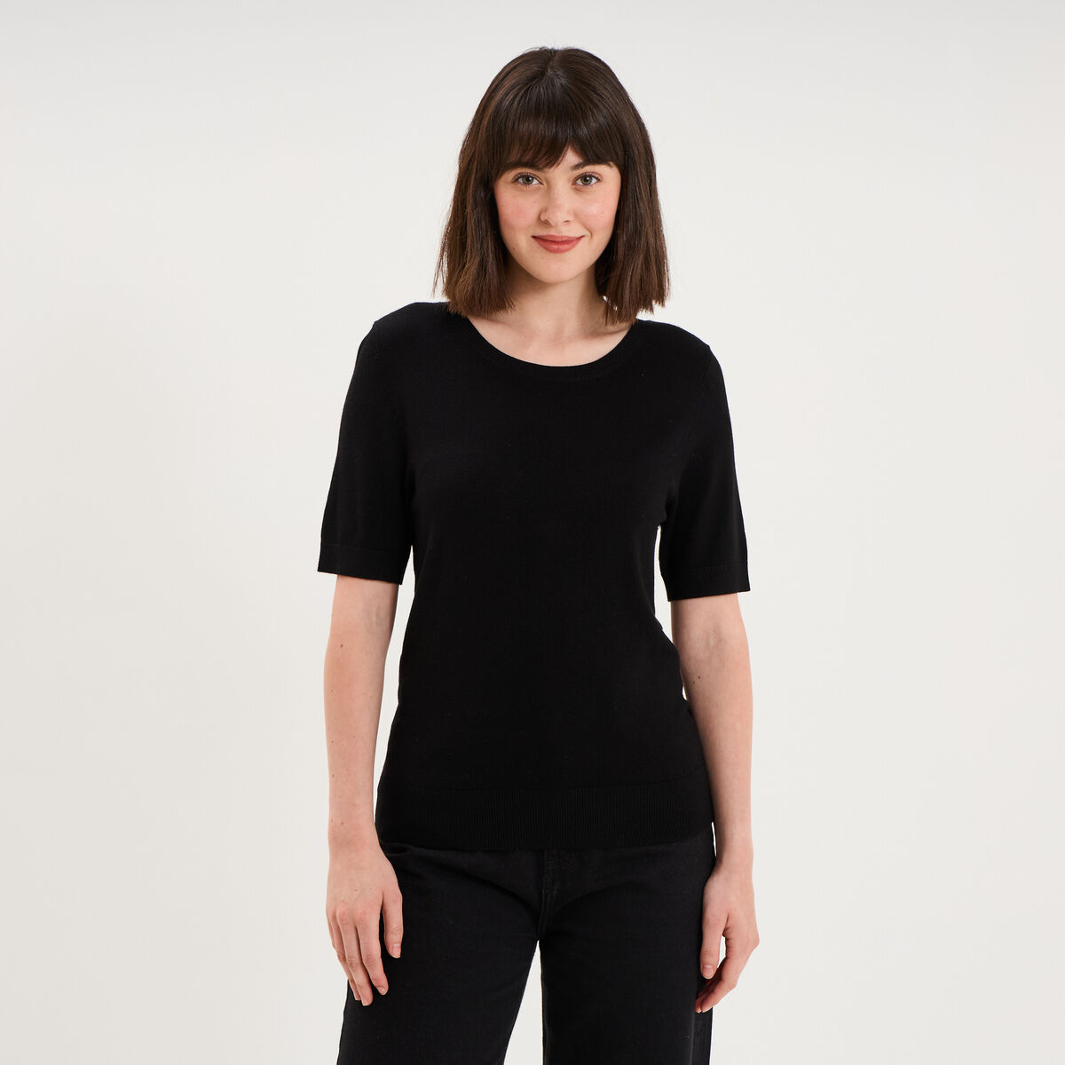 Pull manches courtes col rond noir femme