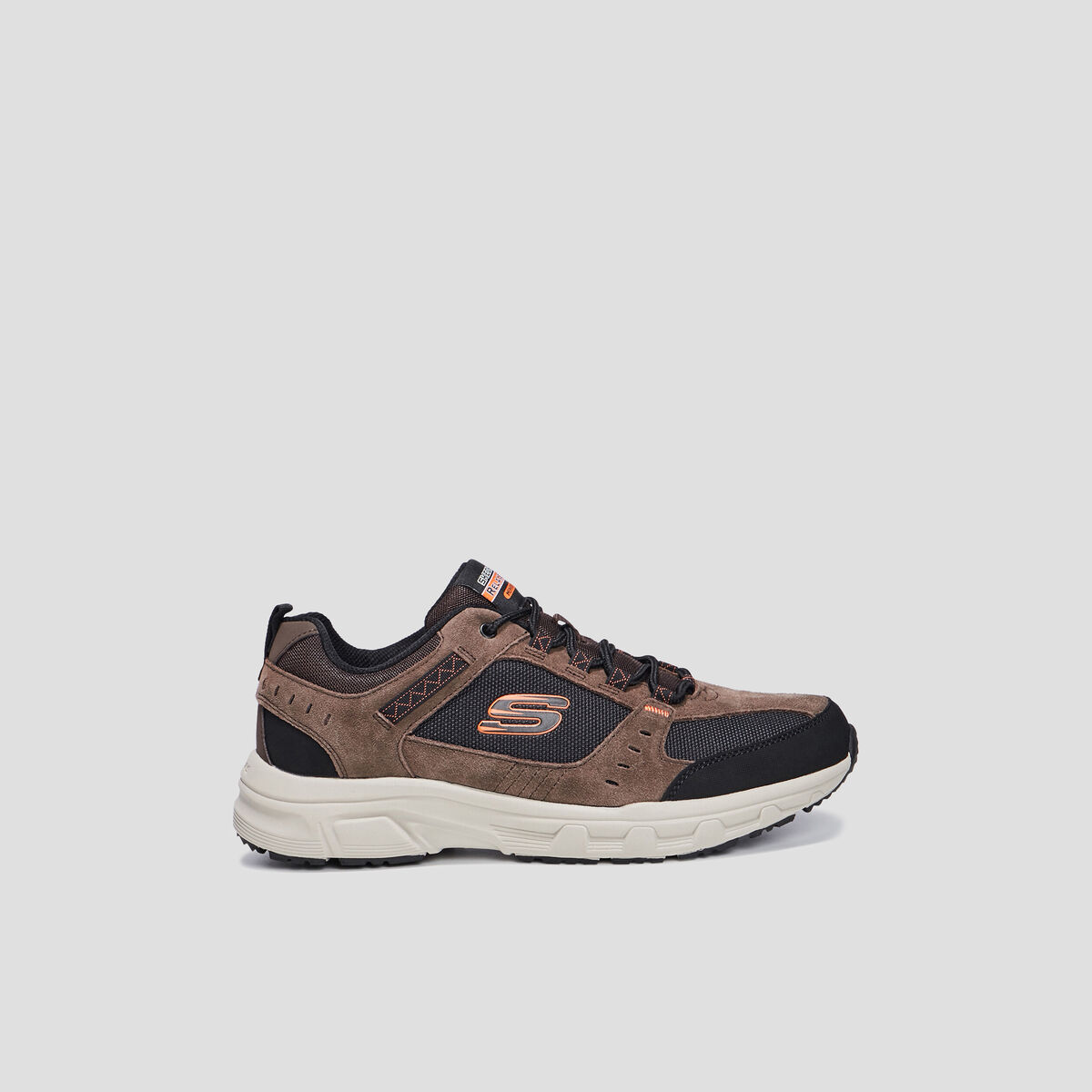 Runnings &agrave; m&eacute;moire de forme Skechers marron homme