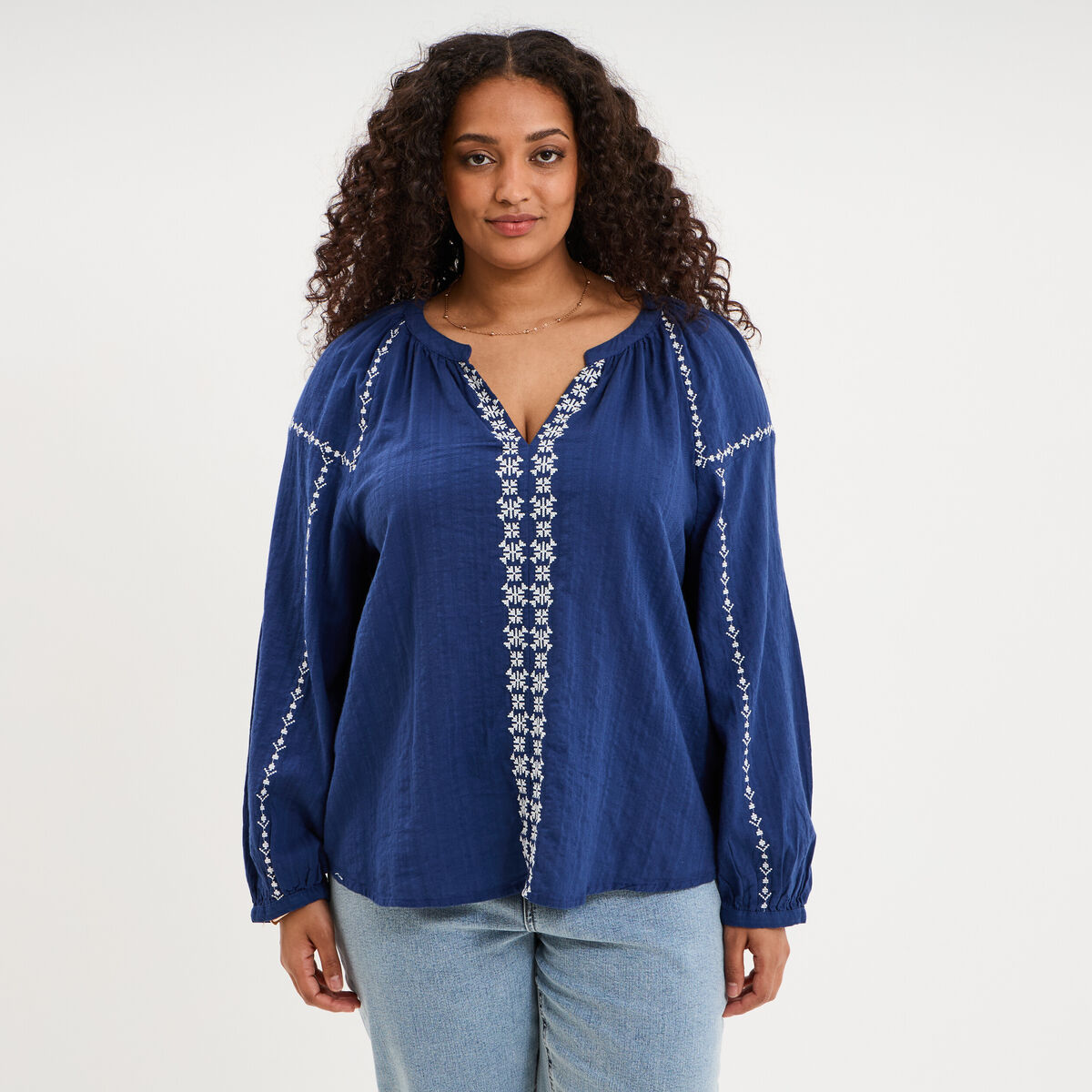 Blouse brod&eacute;e manches longues coton bleu marine femme grande taille