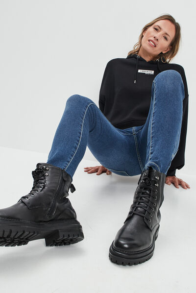 Bottines à lacets en cuir noir femme