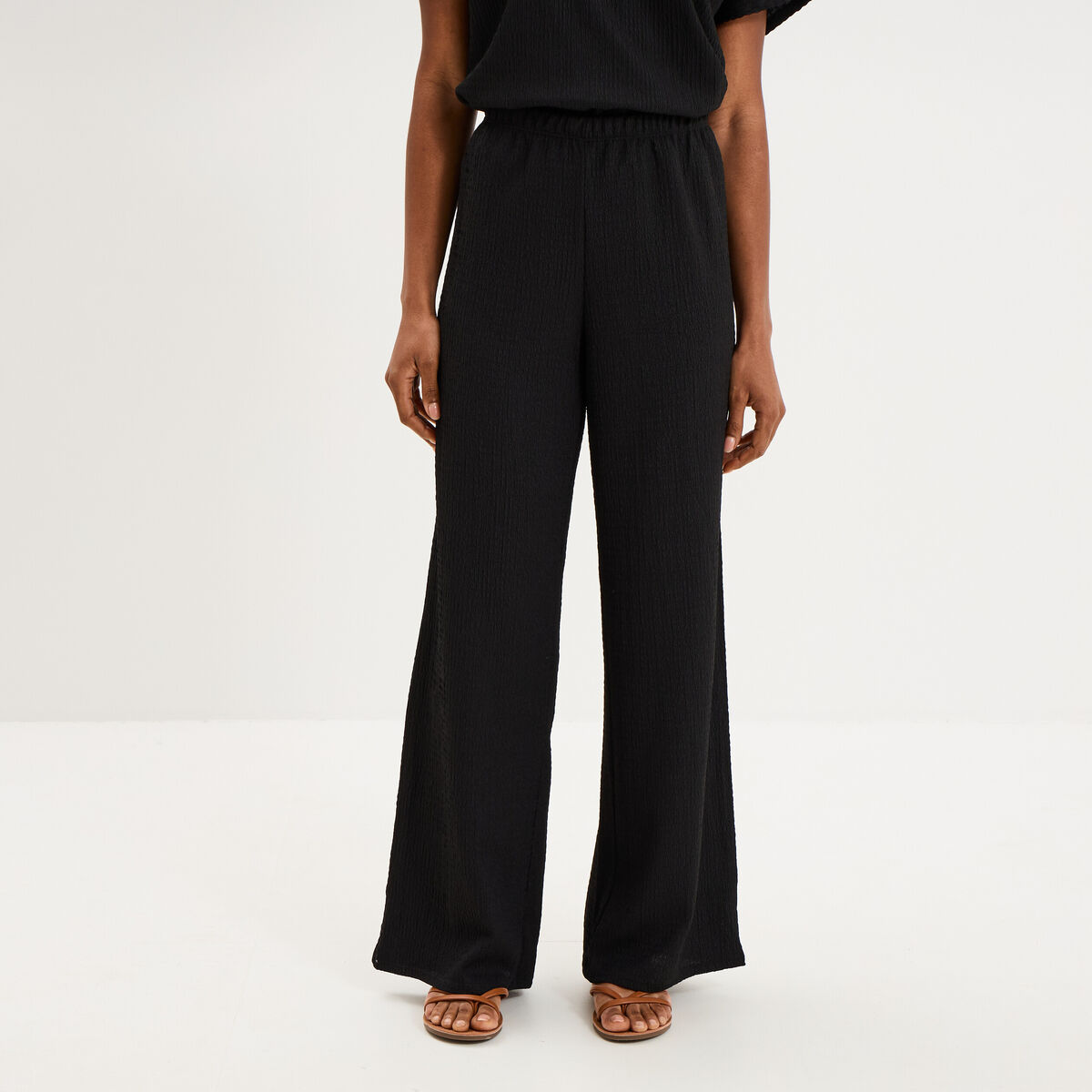 Pantalon large gaufr&eacute; taille &eacute;lastiqu&eacute;e noir femme