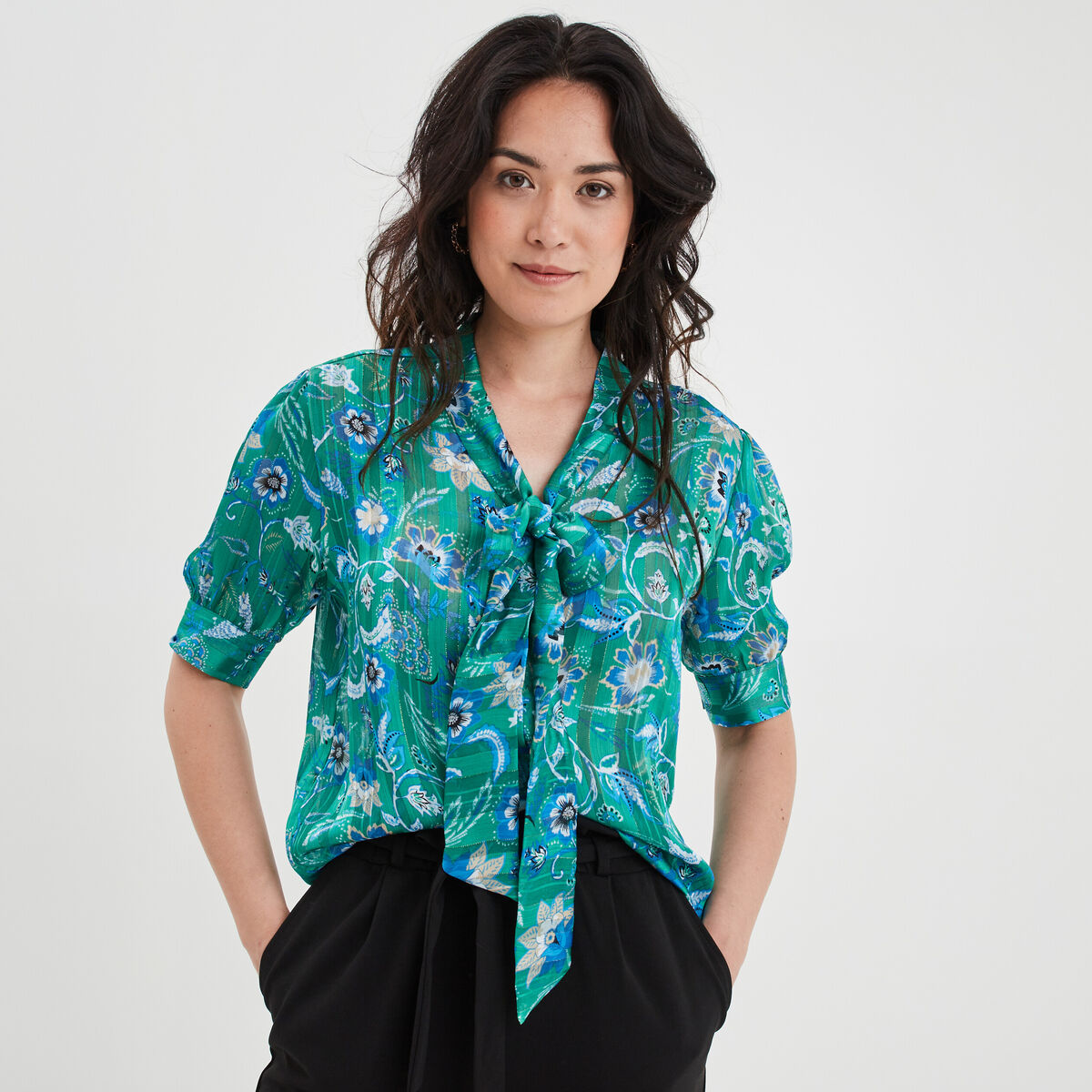 Blouse col lavalière manches courtes vert femme