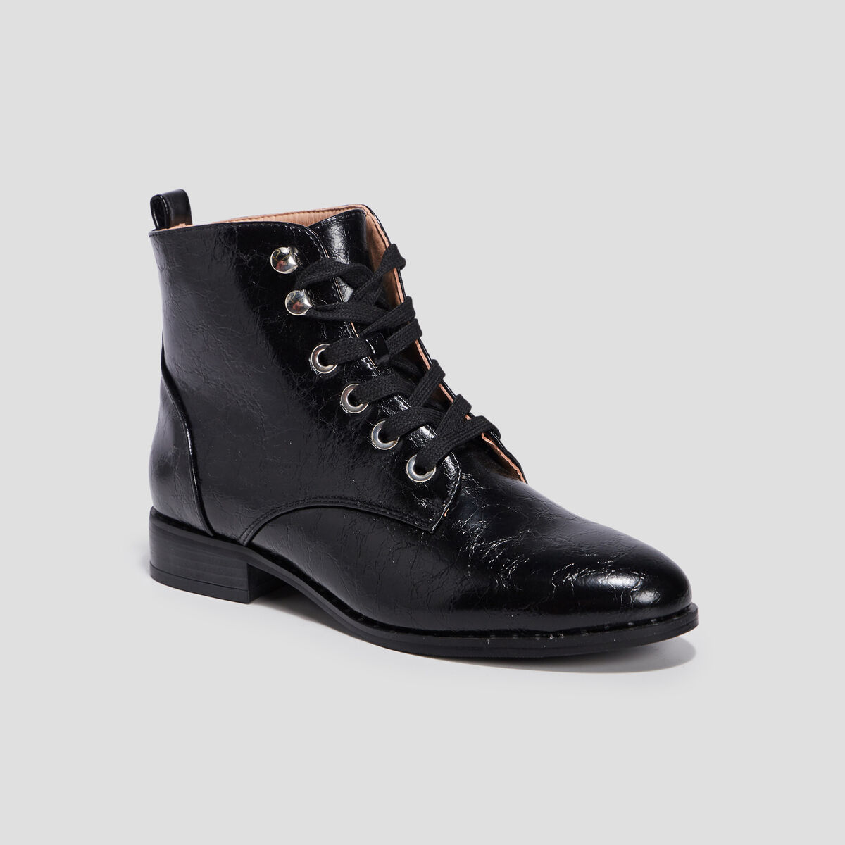 Bottines à lacets vernies noir femme