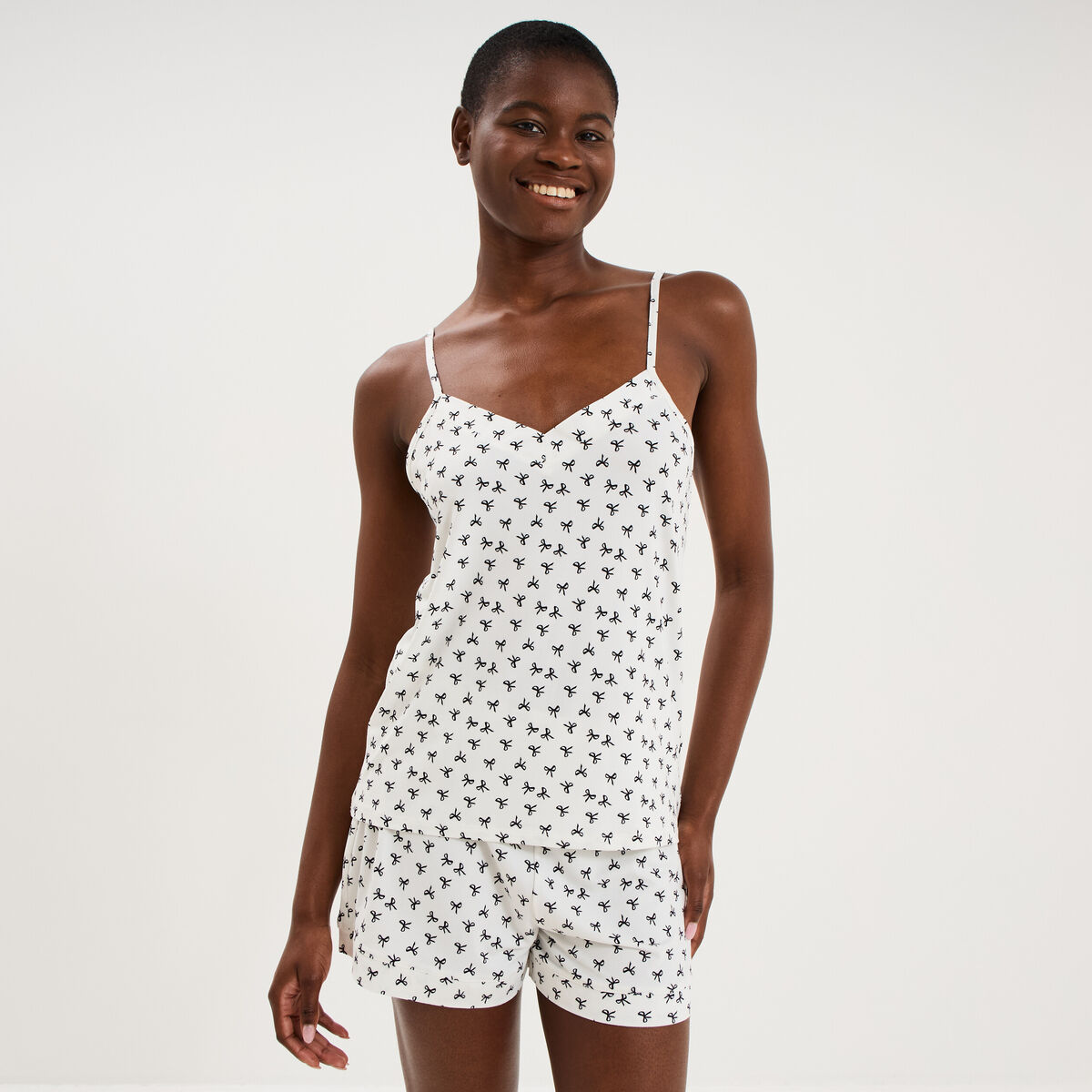 Ensemble pyjama short et d&eacute;bardeur ecru femme