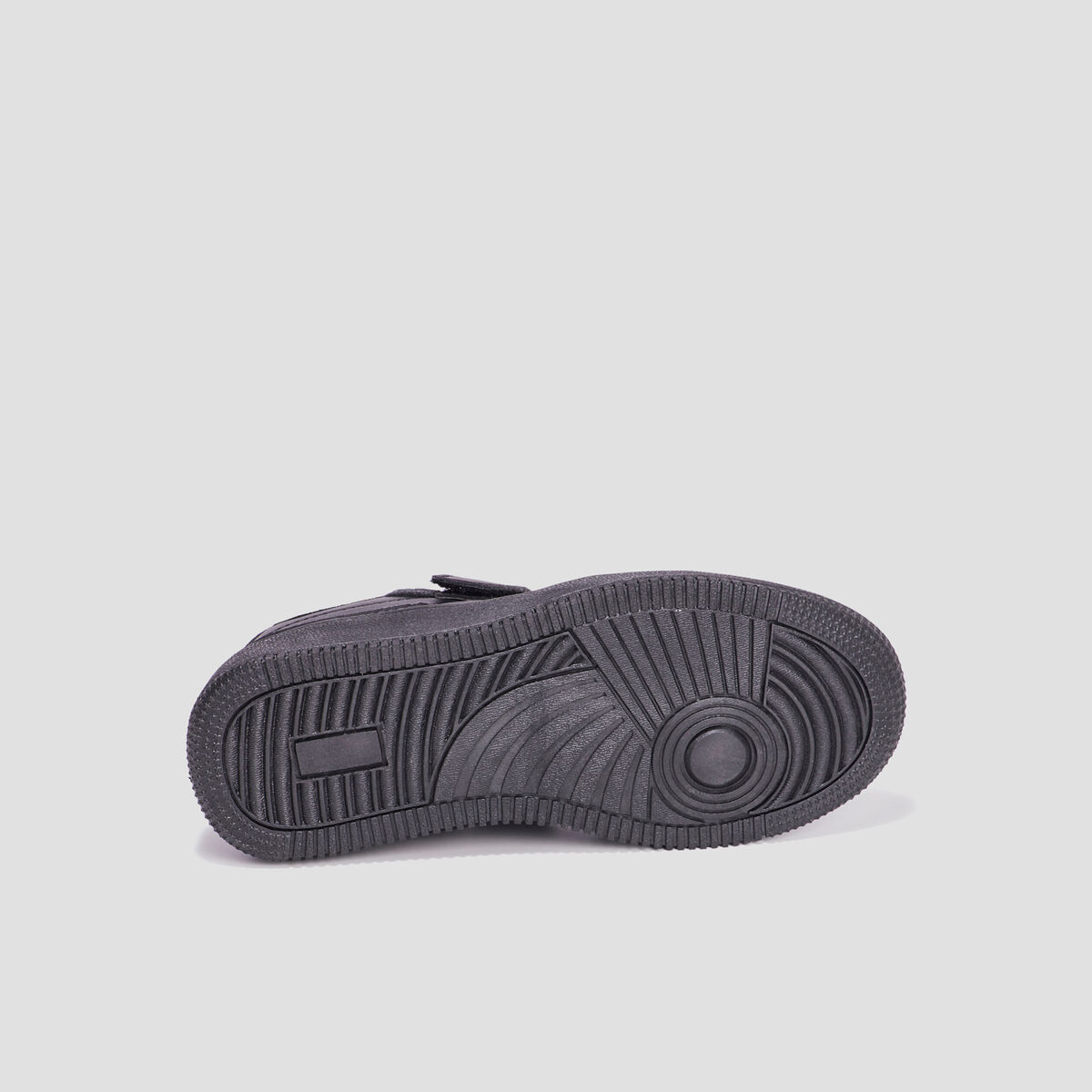 Baskets &agrave; scratchs avec bout rond noir gar&ccedil;on