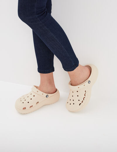 Sabots compens&eacute;es Crocs marron clair femme